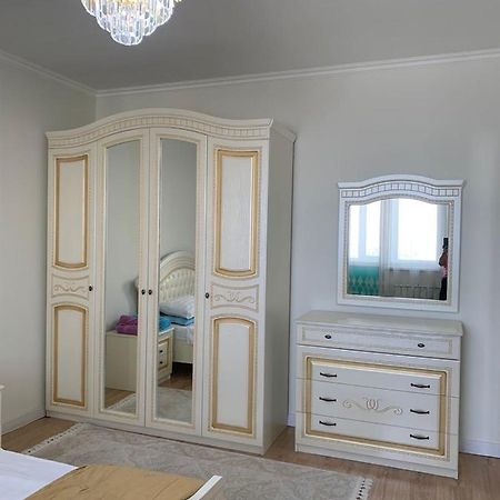 Apartment In אלמטי מראה חיצוני תמונה